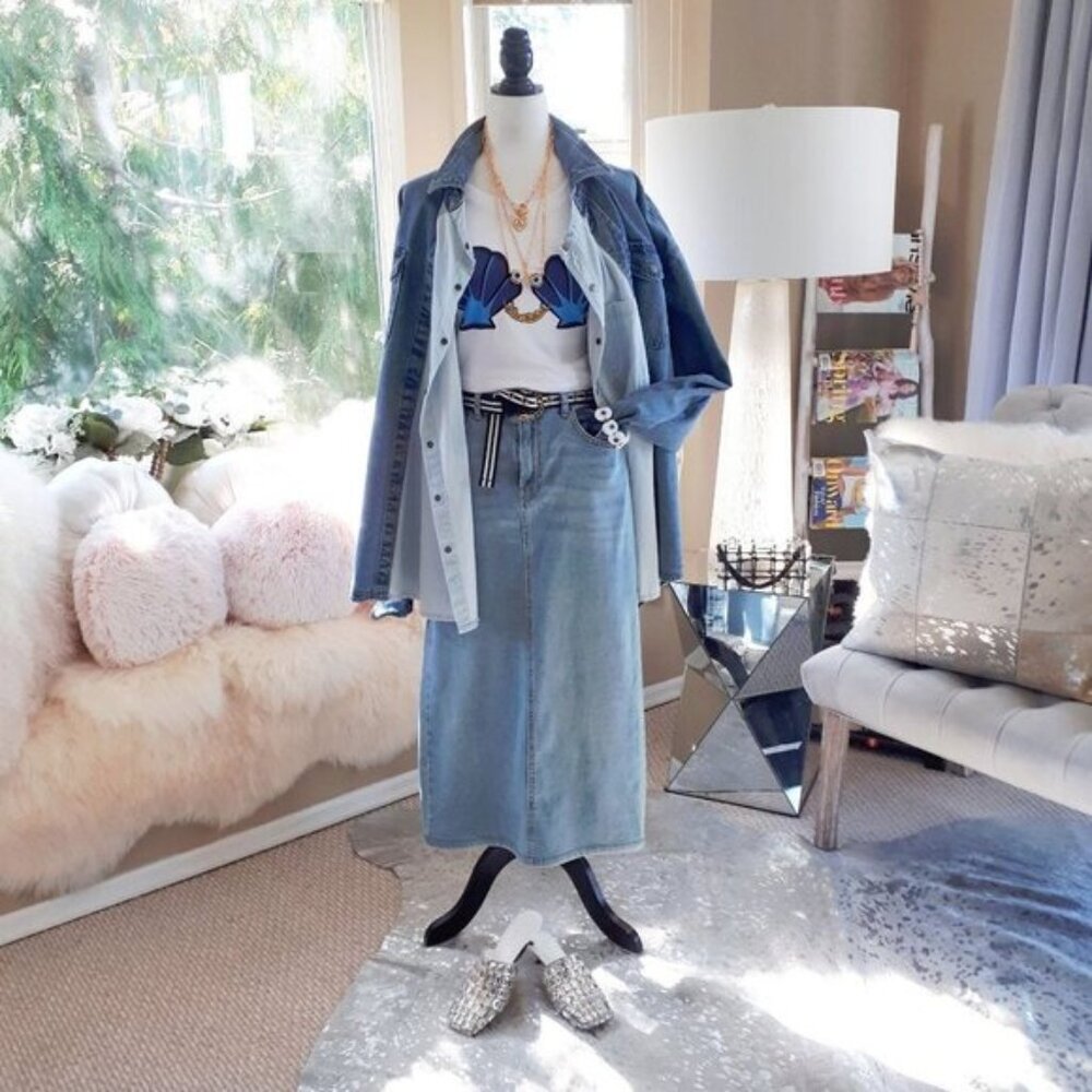 EUC Vault oversize two tone blue denim jean jacket, OS